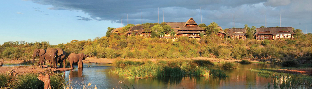 Lodge overlooking Zambezi Nat Park