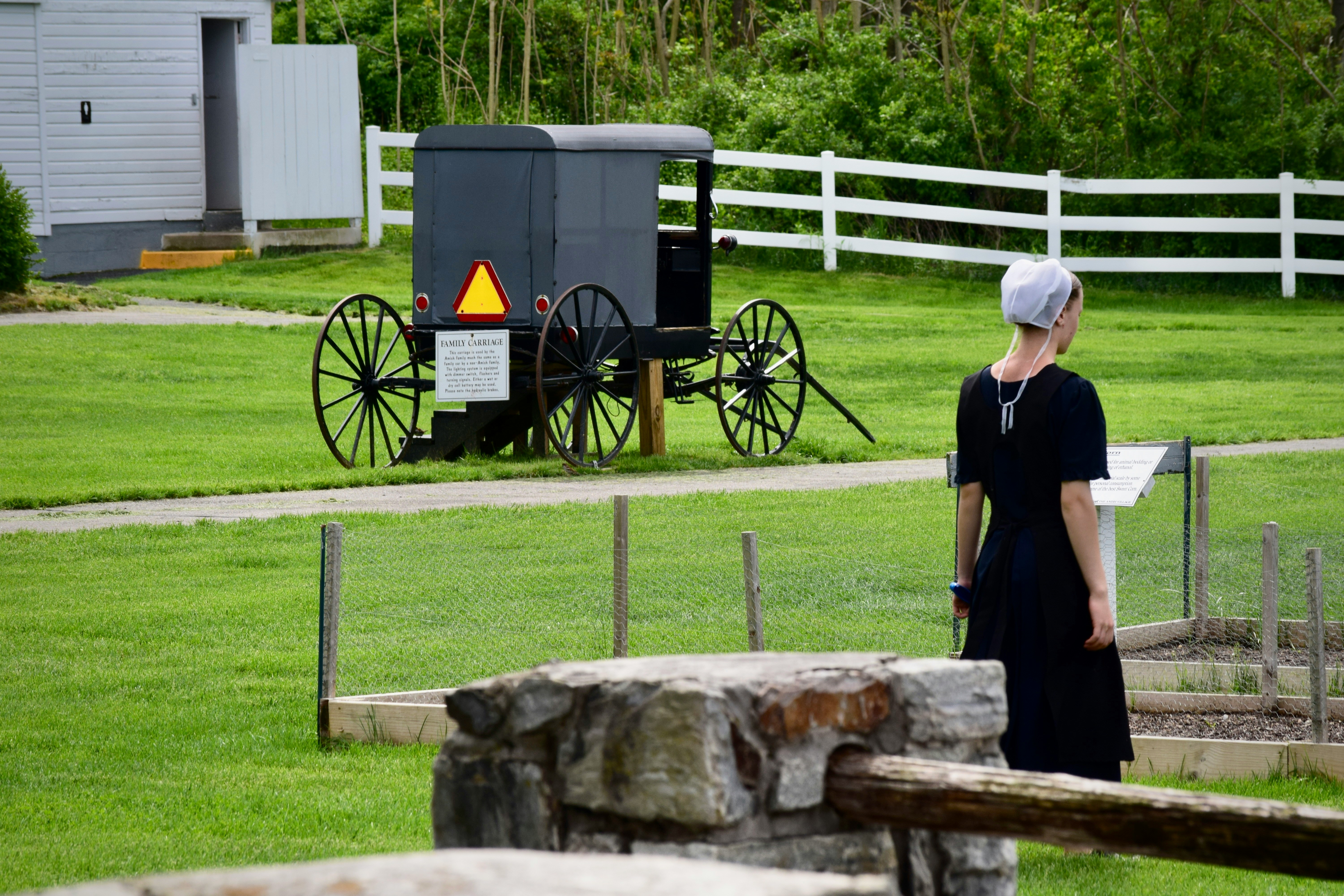 amish country living